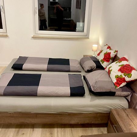 Neu Grosse Einzimmerwohnung Im Zentrum Goldstadt Pforzheim Schloessle Eksteriør bilde