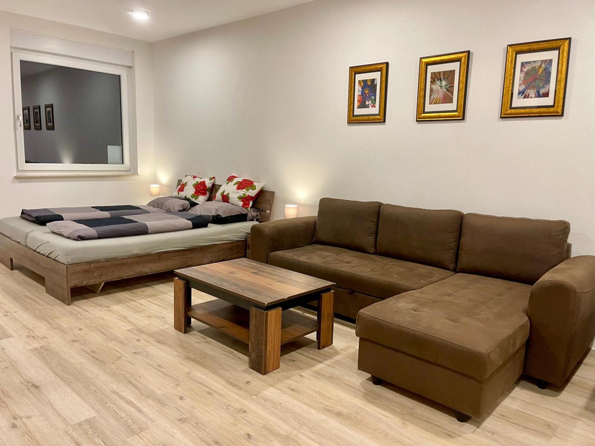 Neu Grosse Einzimmerwohnung Im Zentrum Goldstadt Pforzheim Schloessle Eksteriør bilde