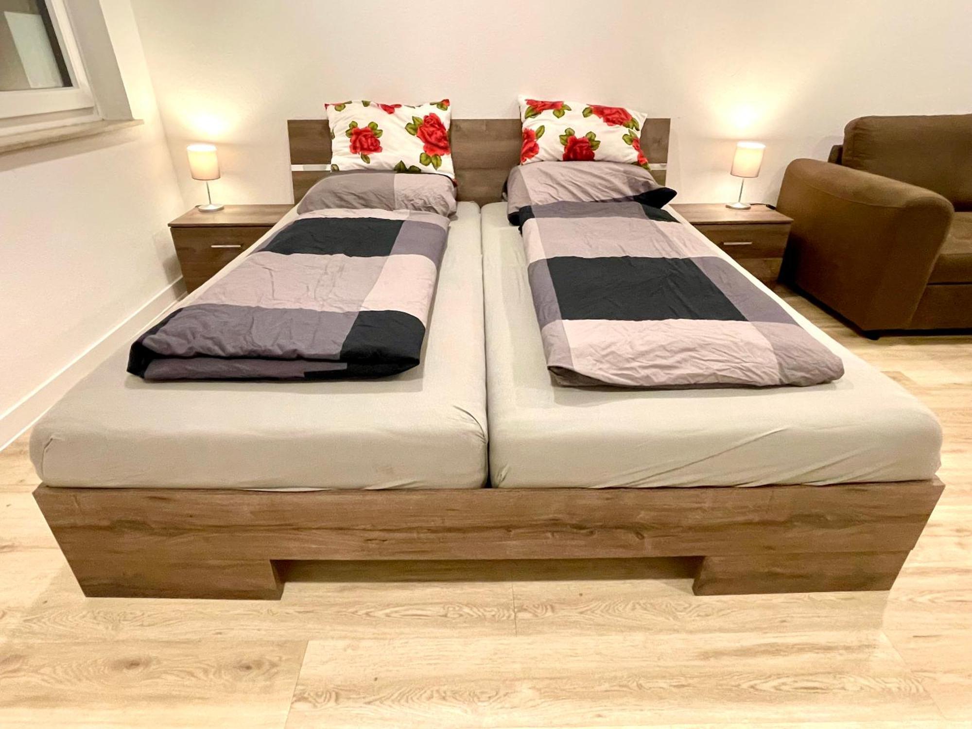 Neu Grosse Einzimmerwohnung Im Zentrum Goldstadt Pforzheim Schloessle Eksteriør bilde