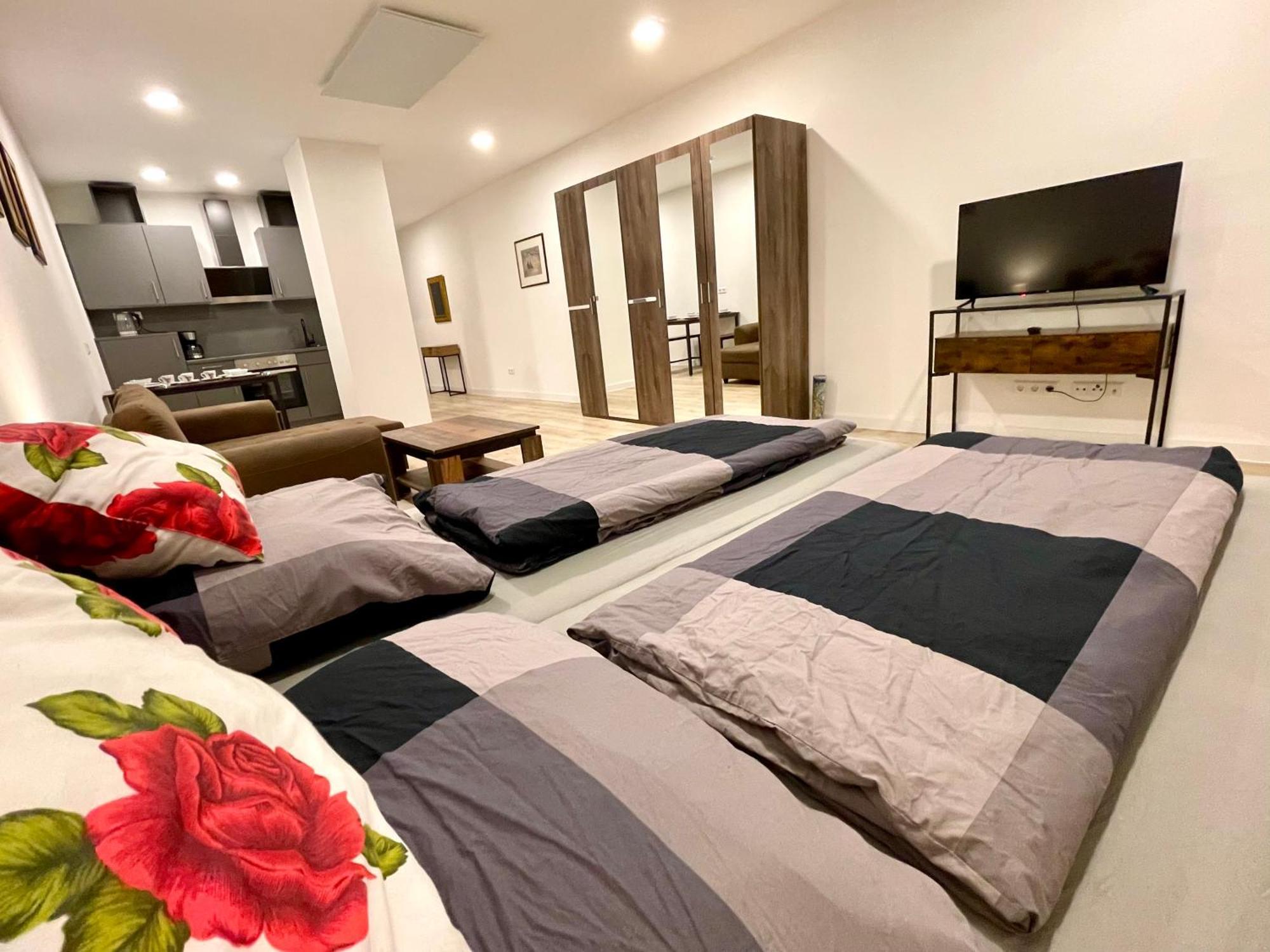 Neu Grosse Einzimmerwohnung Im Zentrum Goldstadt Pforzheim Schloessle Eksteriør bilde
