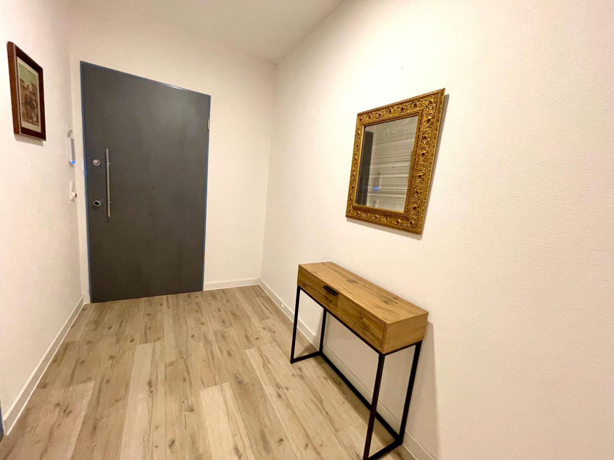 Neu Grosse Einzimmerwohnung Im Zentrum Goldstadt Pforzheim Schloessle Eksteriør bilde