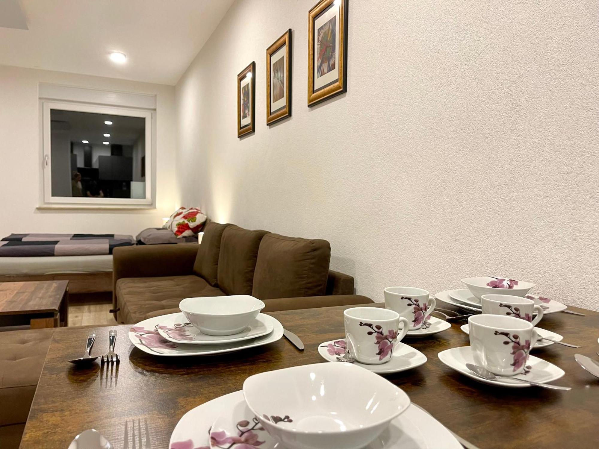 Neu Grosse Einzimmerwohnung Im Zentrum Goldstadt Pforzheim Schloessle Eksteriør bilde